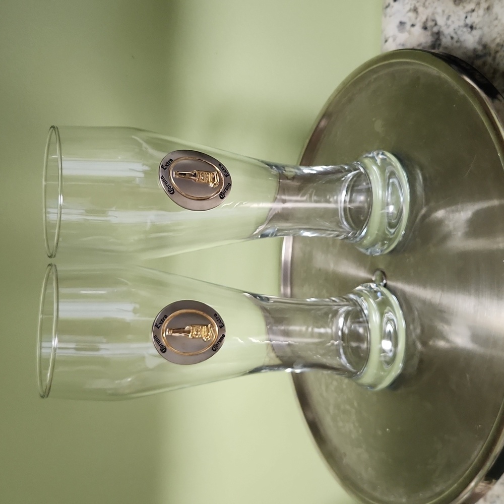 Set of 2 Corona Extra 20 oz Glasses in GUC